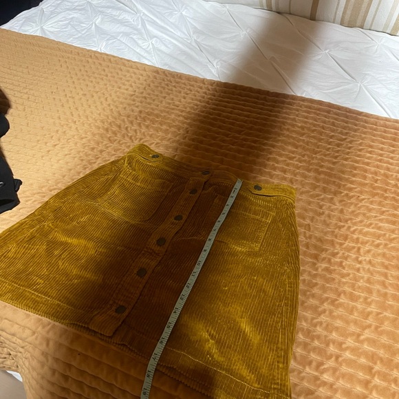 Madewell Gold Corduroy A-Line Mini Skirt Patch Pocket Edition Size 8 - Picture 13 of 13